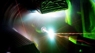 Invisible infrared light from the 200-trillion-watt Trident Laser